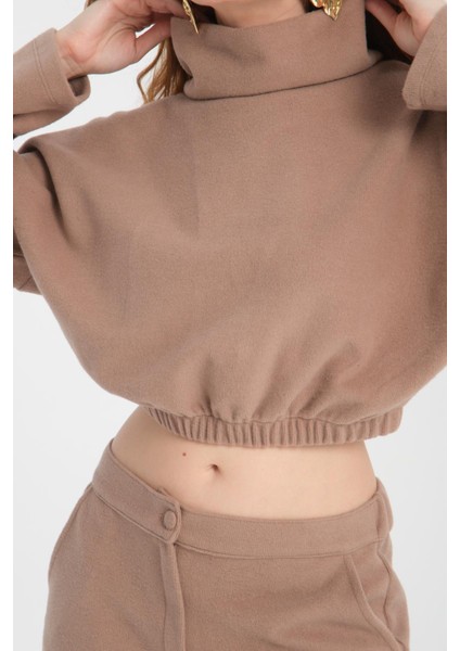 Pamuklu Boğazlı Crop Sweatshirt + Pamuklu Pantolon Takım
