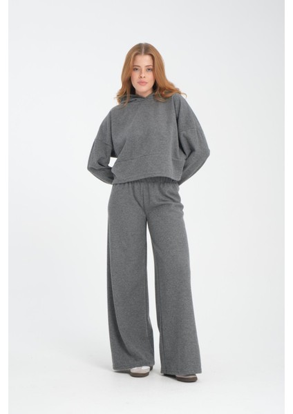 Kadın Kapüşonlu Sweatshirt ve Pantolon Takımı - Rahat, Şık ve Günlük Kullanım Için Ideal indirimleri