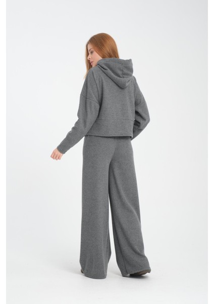 Kadın Kapüşonlu Sweatshirt ve Pantolon Takımı - Rahat, Şık ve Günlük Kullanım Için Ideal fırsatları