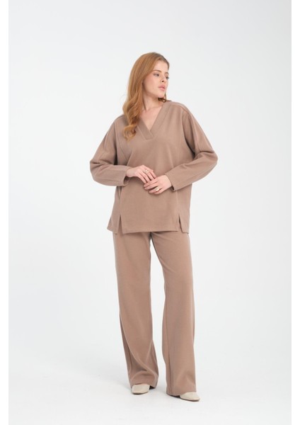 Kadın V Yaka Sweatshirt ve Pantolon Takımı - Rahat ve Şık Günlük Kullanım Için Ideal fırsatları