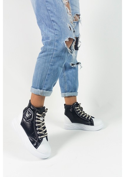 Beyaz Siyah Renk Bağcıklı Strect Kadın Spor Ayakkabı fiyatları