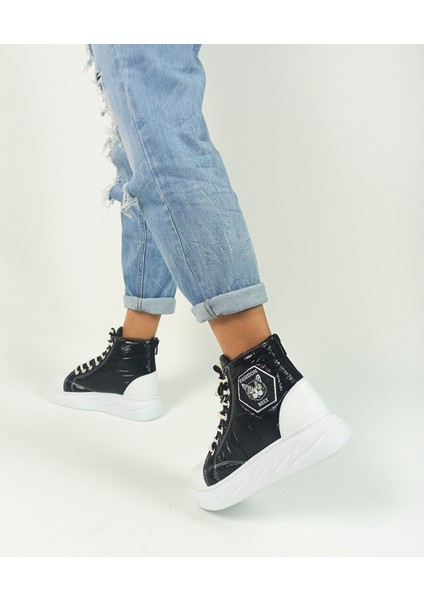 Beyaz Siyah Renk Bağcıklı Strect Kadın Spor Ayakkabı fırsatları