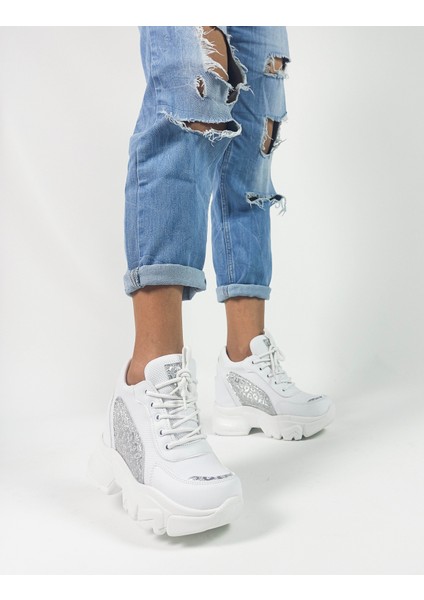 Beyaz Renk Gümüş Desenli Cilt Gizli Dolgu Topuk Kadın Sneakers modelleri