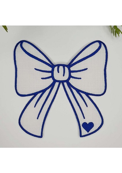 Mavi Kurdele Şeklinde Kalp Desenli Nakışlı Kokteyl Peçetesi 1 Adet
