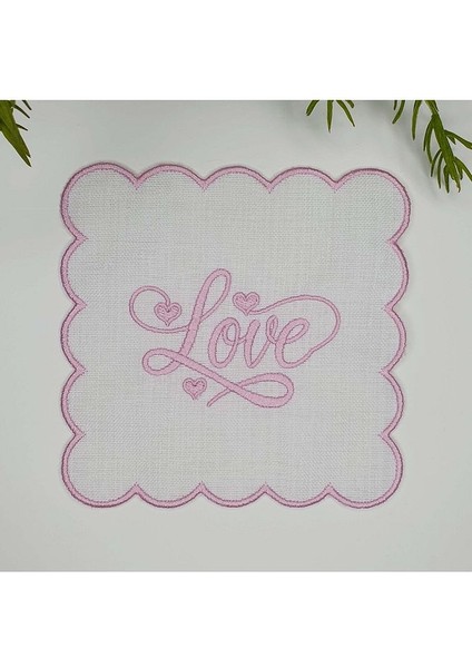 Pastel Pembe Love Yazılı Kalp Tasarımlı Nakışlı Kumaş Kokteyl Peçetesi 1 Adet