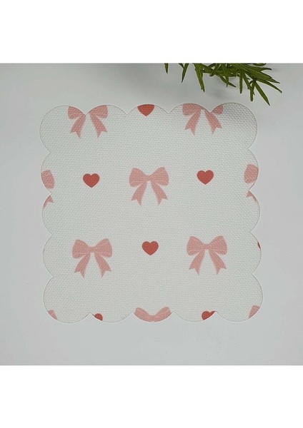 Pudra Pembe Fiyonk ve Kalpler Desenli Kumaş Kokteyl Peçetesi 1 Adet