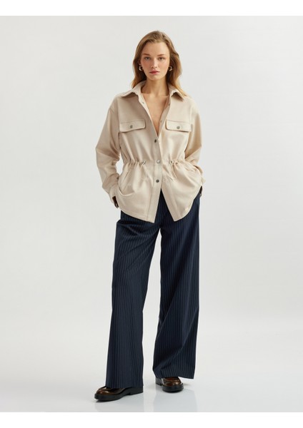 Beli Elastik Bağcık Detaylı Uzun Kollu Cepli Ceket