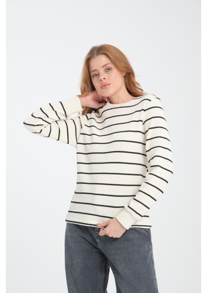 Kadın Çizgili Sweatshirt - Rahat ve Şık Tasarım indirimleri