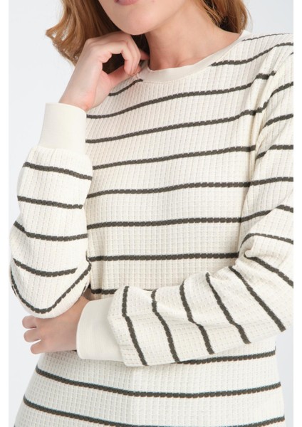 Kadın Çizgili Sweatshirt - Rahat ve Şık Tasarım