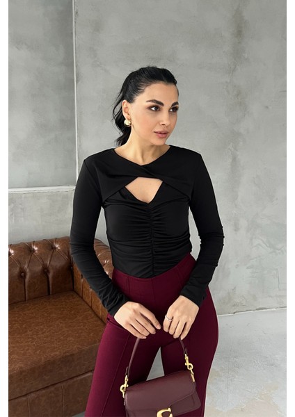 Siyah Pencere Detaylı Body