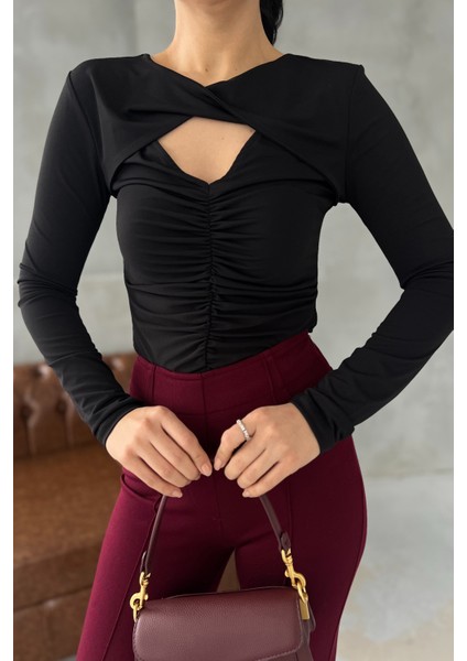 Siyah Pencere Detaylı Body