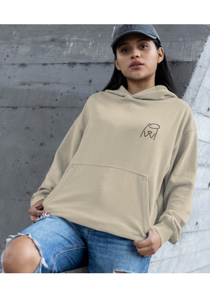 Kulağında Pembe Papatya Elleri ile Kalp Yapan Kara Kelem Emoji Kapüşonlu Sweatshirt Kadın