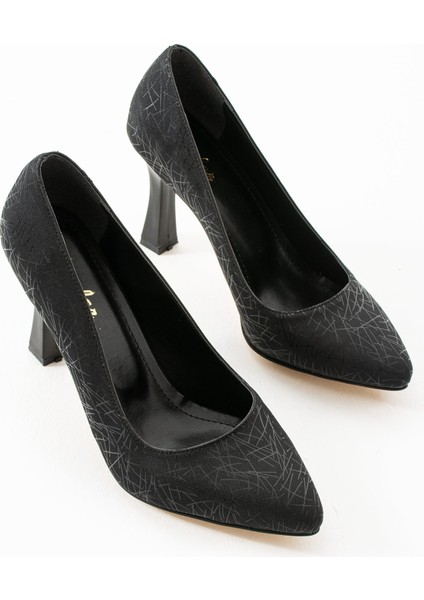 Motion Siyah Desenli Yüksek Topuklu Kadın Ayakkabı fırsatları
