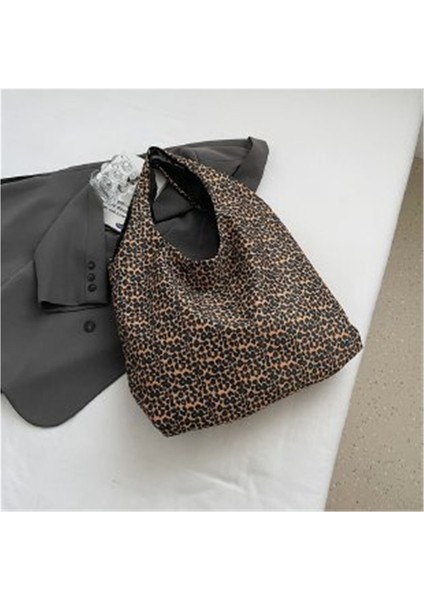 Büyük Kapasiteli Internet Ünlü Leopar Desenli Çanta Kadın Çantası Moda Moda Doku Tek Omuz Koltukaltı Çantası Batı Tarzı Sırt Çantası Kadın (Yurt Dışından)