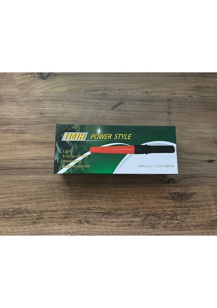 Şok Fener Taşınabilir Profesyonel ŞarjlıEl Fenerli Elektro S.o.s Mod ve Çocuk Kilitli modelleri