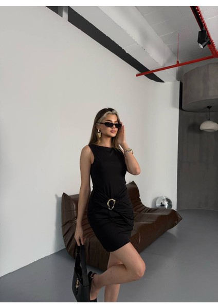 Drapeli Toka Detaylı Mini Elbise fırsatları
