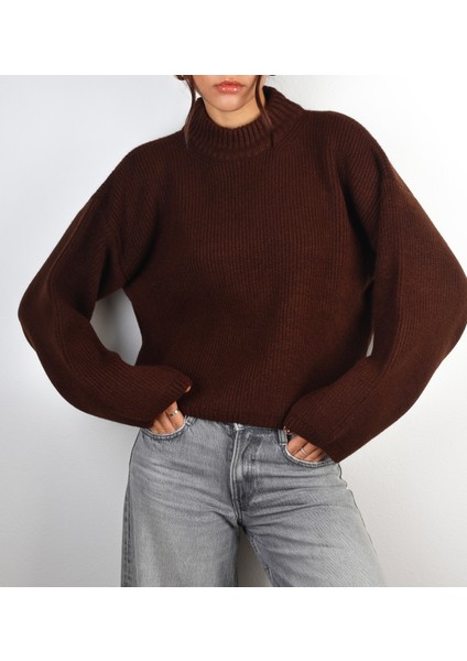 Kadın Kahverengi Crop Yumuşak Oversize Kazak