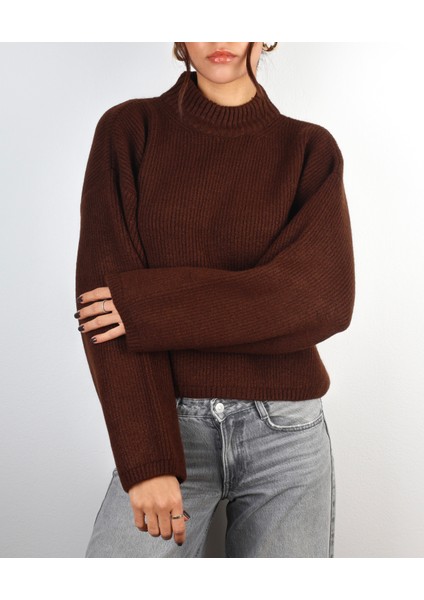 Kadın Kahverengi Crop Yumuşak Oversize Kazak