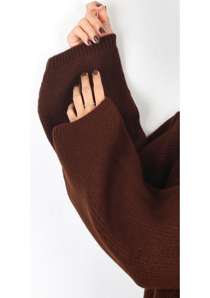 Kadın Kahverengi Crop Yumuşak Oversize Kazak