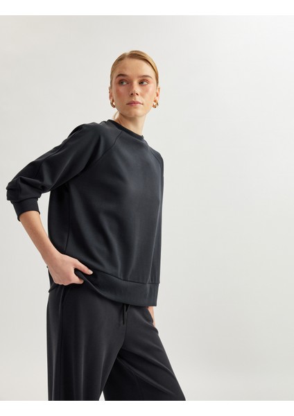 Modal Kumaş Rahat Kesim Uzun Kollu Bisiklet Yaka Kadın Basic Sweatshirt