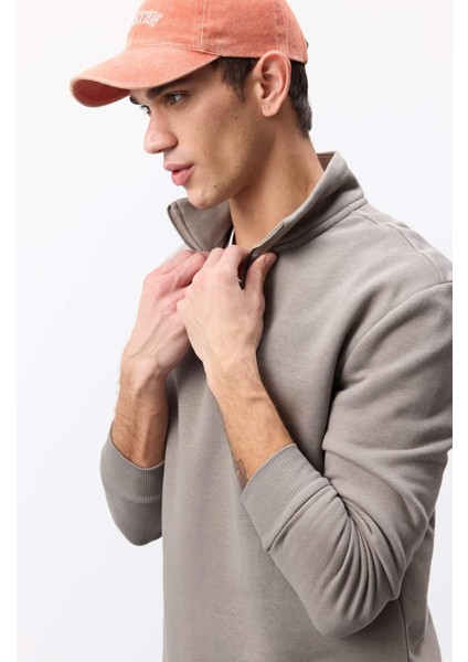 Comfort Regular Fit Rahat Kalıp Fermuarlı Dik Yaka Basic Düz Sweatshirt X7405AZ25SP fırsatları