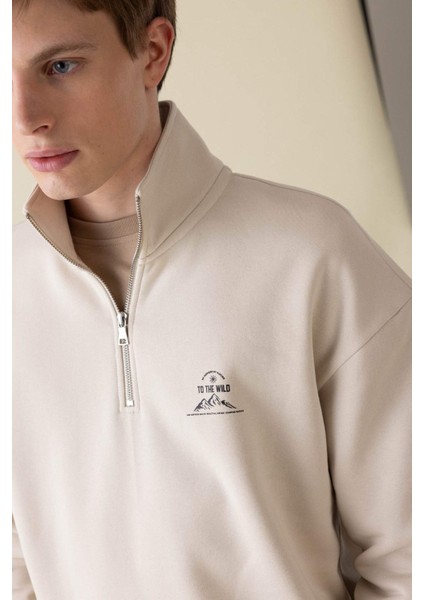 Comfort Regular Fit Rahat Kalıp Fermuarlı Dik Yaka Baskılı Sweatshirt C6132AX24AU fırsatları
