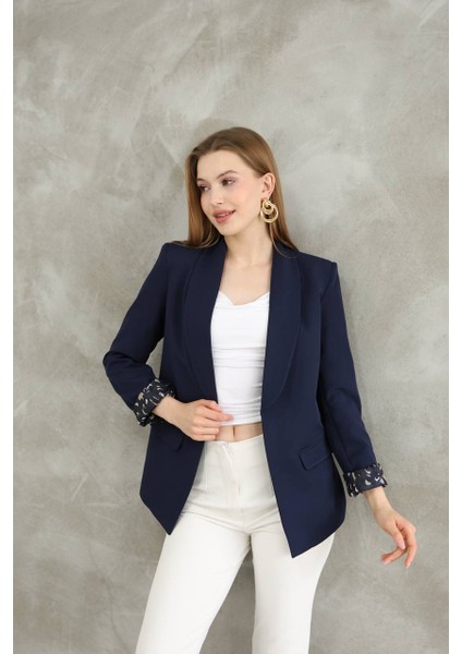 Kadın Düğmesiz Cepli Astarlı Katlanılabilir Kol Blazer Ceket