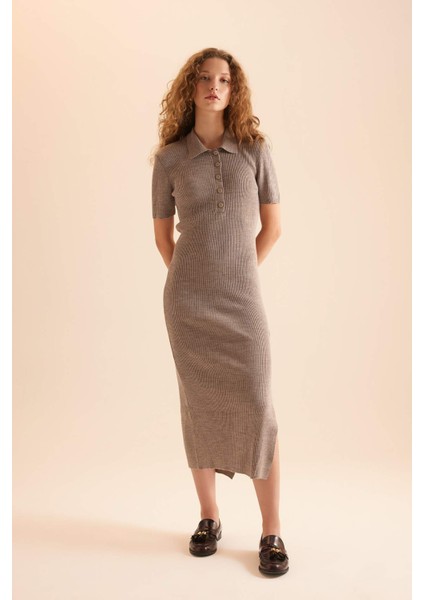 Fitted Polo Yaka Kısa Kollu Yırtmaçlı Midi Triko Elbise D4914AXNS