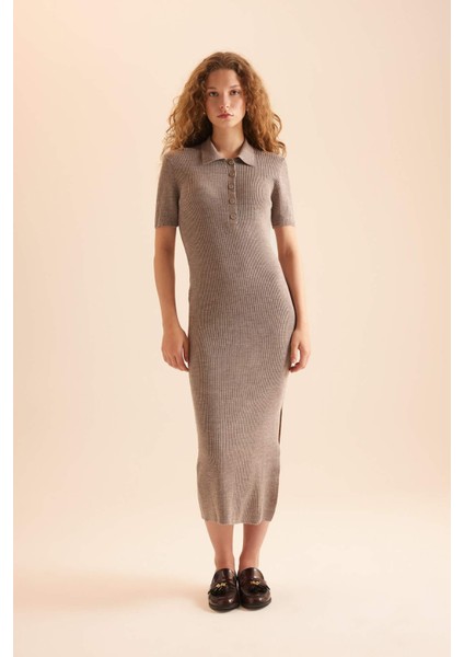 Fitted Polo Yaka Kısa Kollu Yırtmaçlı Midi Triko Elbise D4914AXNS