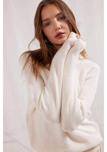 Regular Fit Bisiklet Yaka Basic Düz Soft Touch Yumuşak Triko Kazak D8678AX25SP fırsatları