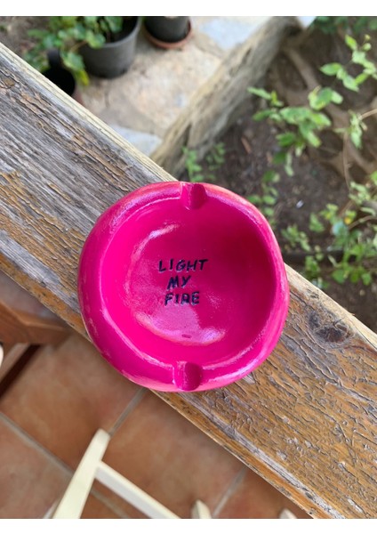 El Yapımı Seramik Küllük Pembe Light My Fire