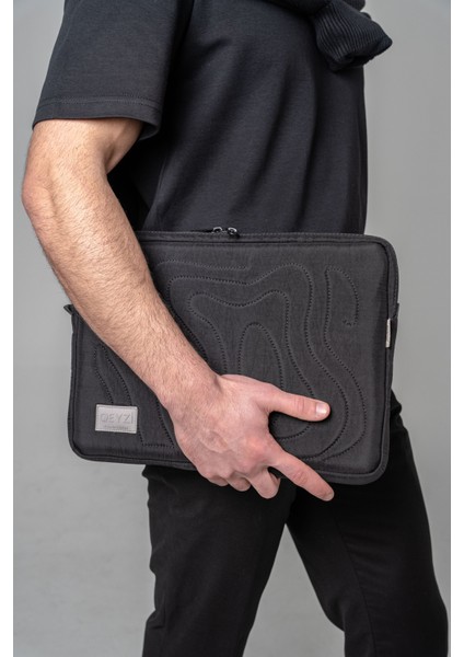 Cornerarmor (Kenar Koruma) Teknolojisine Sahip Macbook Çantası(13&15.6 Inch)