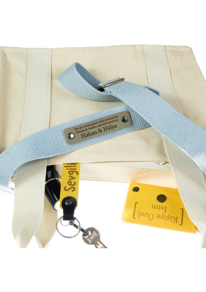 Açık Mavi Renk, Isme Özel Stil Sahiplerine Eşsiz Hediye Omuz Askısı, 120 cm Ayarlanabilir Uzunluk fırsatları