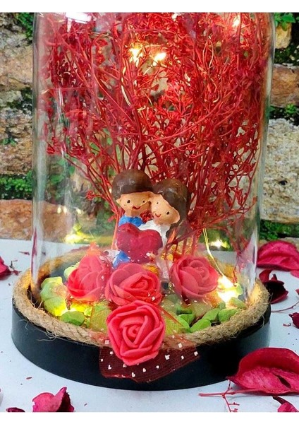 Fanus Teraryum Sevgiliye Hediye Elinde Kalp Tutan Sevgili Temalı Kuru Çiçekli Işıklı fiyatları