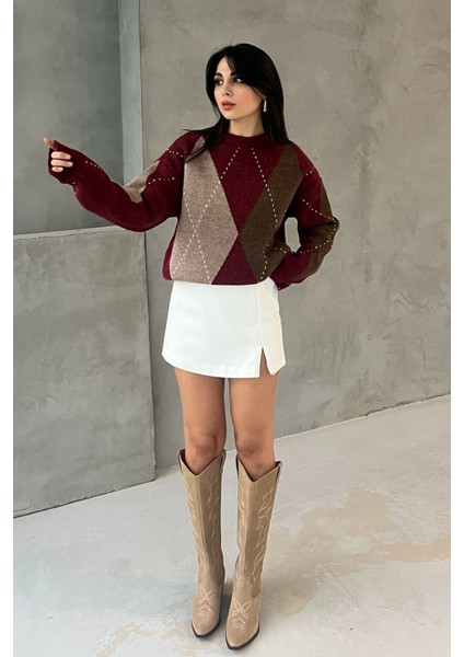 Beyaz Önü Yırtmaç Detay Mini Şort Etek