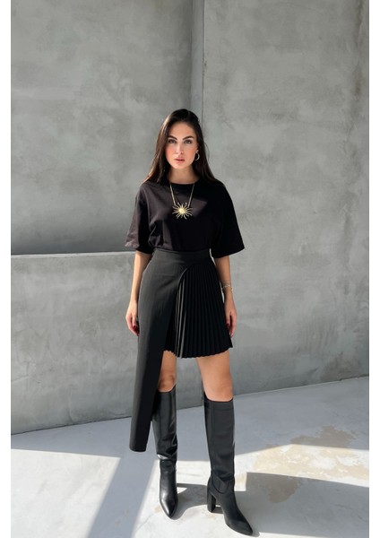 Siyah Pliseli Asimetrik Kesim Tasarım Etek