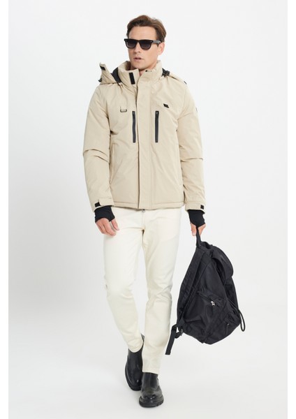 Standart Fit Normal Kesim Kapüşonlu Mont fiyatları