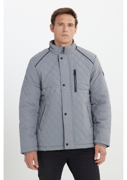 Standart Fit Normal Kesim Dik Yaka Kapitone Desenli Çıtçıtlı Yan Cepli Overcoat