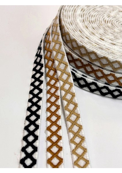 Zigzag Desen Nakış Dekoratif Kurdele Modeli ( 6 Metre ) fırsatları