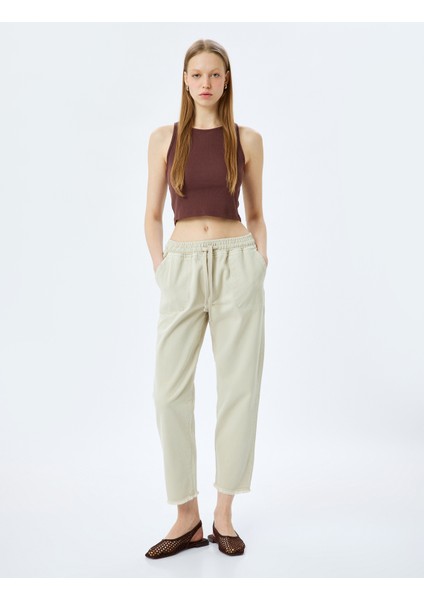 Cep Detaylı Beli Bağcıklı Düz Paça Chino Pantolon