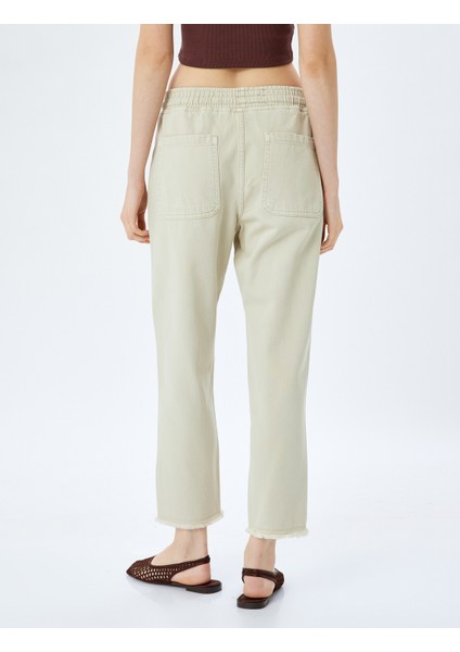 Cep Detaylı Beli Bağcıklı Düz Paça Chino Pantolon fırsatları