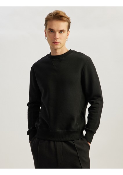 Bisiklet Yaka Dikiş Detaylı Şardonlu Pamuk Karışımlı Basic Sweatshirt