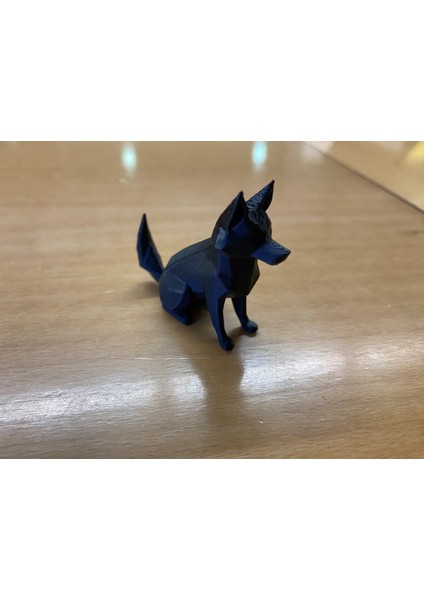 Oturan Low Poly Husky Figürü