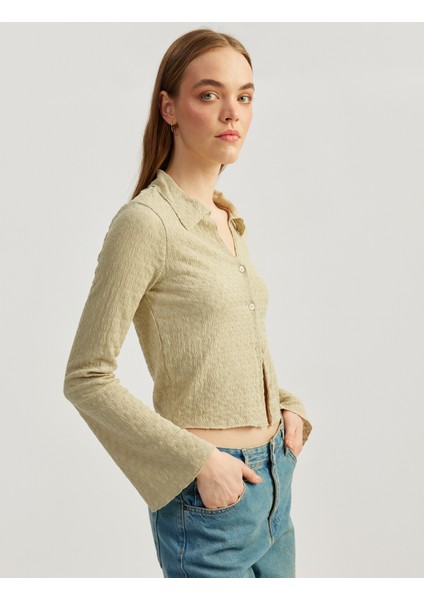 Slim Fit Uzun Kollu Dokulu Gömlek Yaka Düğmeli Tişört