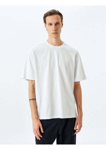 Basic Bisiklet Yaka Pamuklu Kısa Kollu Oversize Tişört