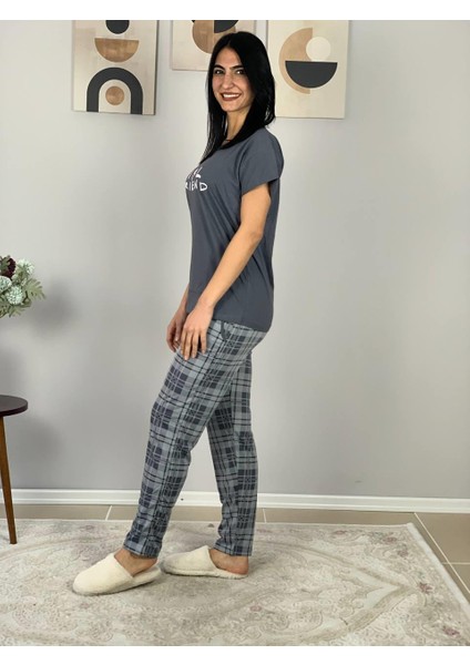 Kadın Girl Friend Motifli Pijama Takımı (Gri)