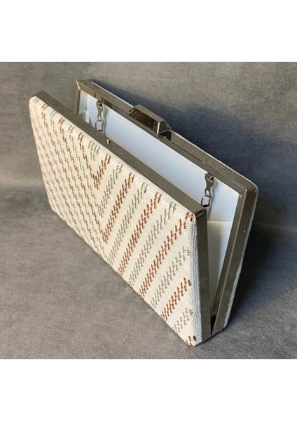 El Yapımı Bakır - Gümüş Rengi Tel Kırma Beyaz Abiye Çanta - 11 x 21 cm fiyatları