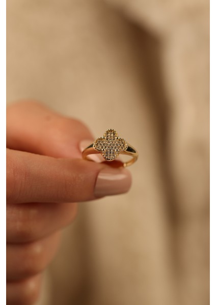 Yonca Taşlı Altın Yüzük CGKYZK0298