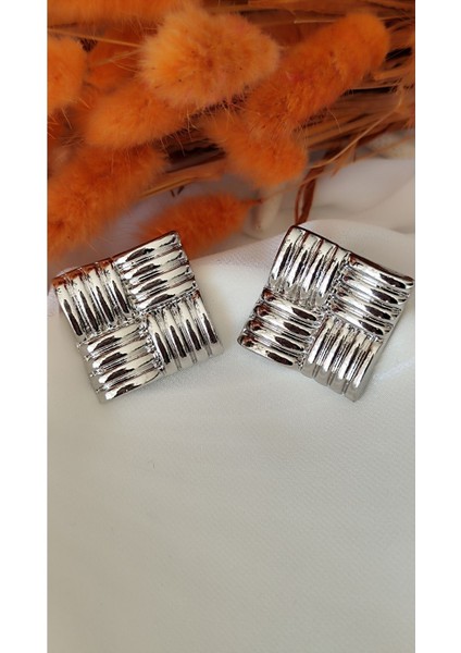 Kare Örme Metal Silver Küpe