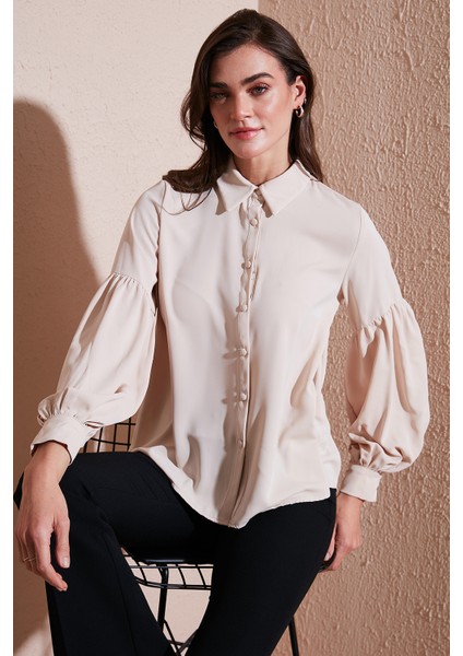 Regular Fit Dikiş Detaylı Düz Yaka Balon Kol Gömlek Bayan Gömlek 611GO00003